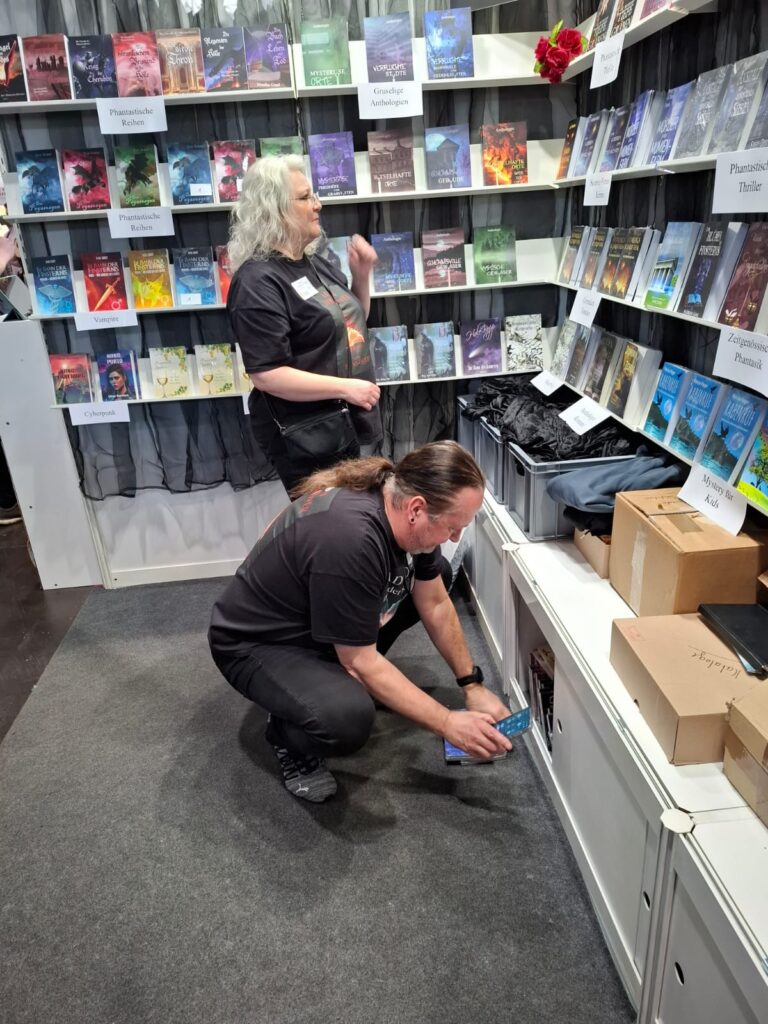 Bettina und Tino vom Verlag der Schatten auf der Leipziger Buchmesse
